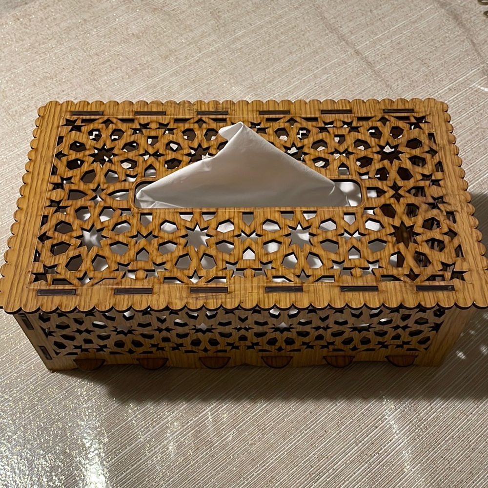 Tissue box arabesque design